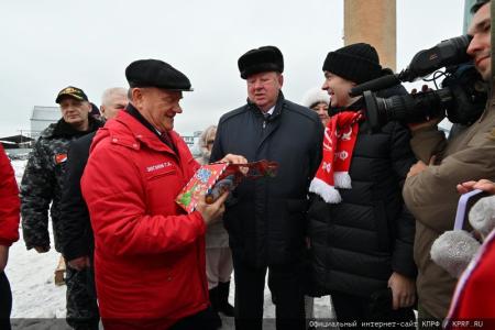 КПРФ отправила из Подмосковья 120-й новогодний гуманитарный конвой