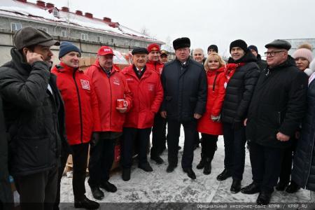 КПРФ отправила из Подмосковья 120-й новогодний гуманитарный конвой