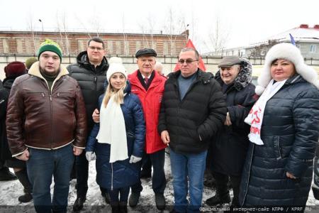 КПРФ отправила из Подмосковья 120-й новогодний гуманитарный конвой