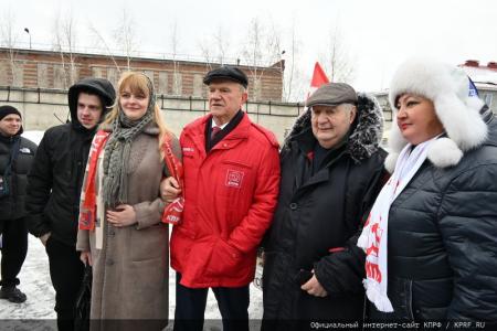 КПРФ отправила из Подмосковья 120-й новогодний гуманитарный конвой