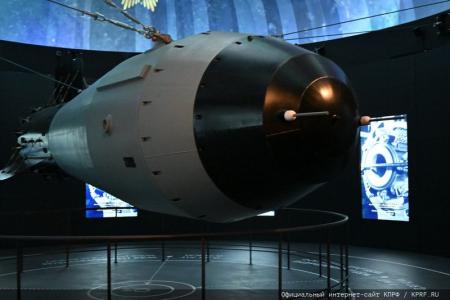 Депутаты-коммунисты посетили Международную выставку-форум «Россия»