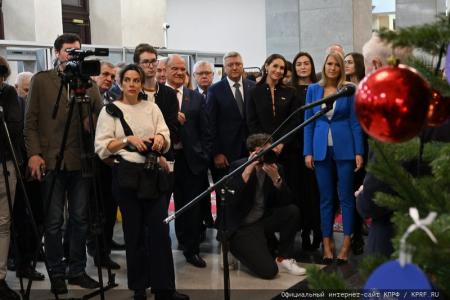 Г.А. Зюганов принял участие в Госдуме в благотворительной акции «Елка желаний»