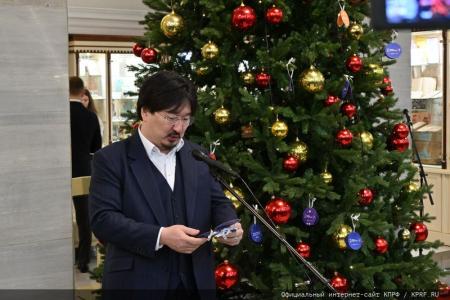 Г.А. Зюганов принял участие в Госдуме в благотворительной акции «Елка желаний»