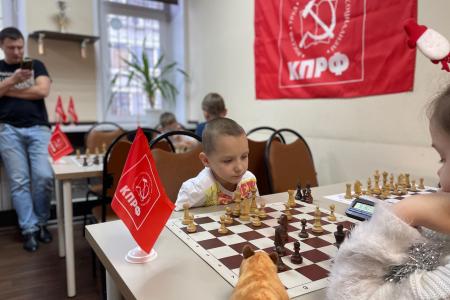 Шахматный турнир «Ёлочка» прошел в спортивной школе №3 Нижнего Новгорода при поддержке партии КПРФ