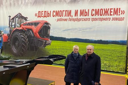Санкт-Петербург. Депутаты Госдумы Николай Езерский и Сергей Пантелеев ознакомились с выполнением гособоронзаказа на Кировском заводе