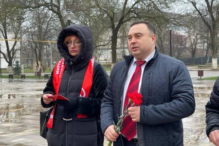 В Крыму отметили День героев Отечества