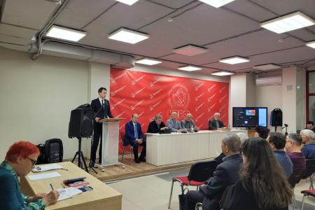 День рождения Сталина в Перми: коммунисты встретили его за учёбой