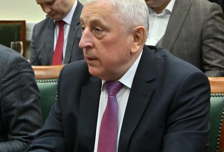 «Чтобы мир и хлеб были в каждом доме, а в сердце – добро!». Н.М. Харитонов  подал в Центризбирком документы для выдвижения в кандидаты на президентских выборах