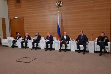 Заседание фракции КПРФ в Госдуме прошло с участием заместителя Председателя российского Правительства Дмитрия Чернышенко
