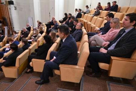 Заседание фракции КПРФ в Госдуме прошло с участием заместителя Председателя российского Правительства Дмитрия Чернышенко