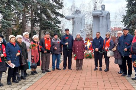 Краснодарский край. Активисты КПРФ и сторонники партии отметили день рождения И.В. Сталина