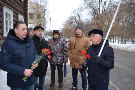 Вологодские коммунисты почтили память И.В. Сталина