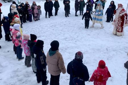 Пензенские депутаты-коммунисты организовали праздники двора