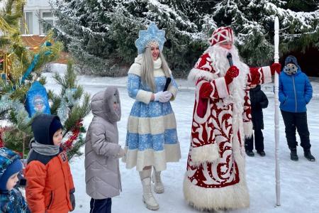 Пензенские депутаты-коммунисты организовали праздники двора