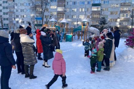 Пензенские депутаты-коммунисты организовали праздники двора