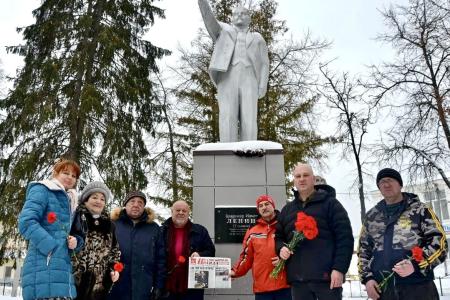 Подмосковные коммунисты: «Трудясь, мы знаем: Ленин - с нами!»