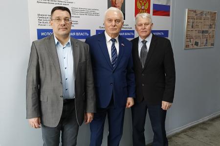 Первый заместитель председателя  Комитета Государственной Думы   по просвещению М.Н. Берулава посетил торжественное мероприятие, посвященное юбилею Челябинской области