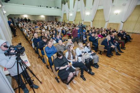 Николай Харитонов провел встречу с представителями общественных организаций и студентами Дальневосточного государственного медицинского университета