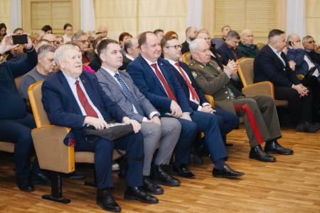 Николай Харитонов провел встречу с представителями общественных организаций и студентами Дальневосточного государственного медицинского университета