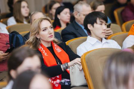 Николай Харитонов провел встречу с представителями общественных организаций и студентами Дальневосточного государственного медицинского университета
