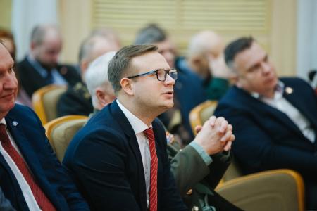 Николай Харитонов провел встречу с представителями общественных организаций и студентами Дальневосточного государственного медицинского университета