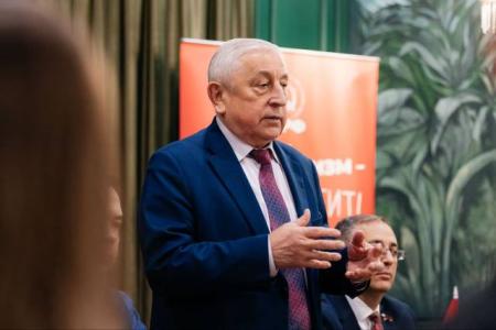 Николай Харитонов поздравил учащихся с Татьяниным днём!