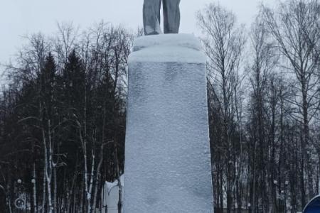 Коммунисты Новгородской области почтили память Владимира Ильича Ленина