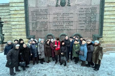 Санкт-Петербург. Районные отделения КПРФ провели мероприятия, приуроченные ко Дню полного освобождения Ленинграда от блокады