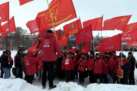 Саратовские коммунисты почтили память В.И Ленина