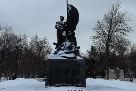 Саратовские коммунисты почтили память В.И Ленина