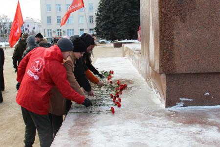 Брянские коммунисты почтили память В.И. Ленина