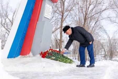 Кандидат в Президенты от КПРФ Николай Харитонов почтил память летчиков-героев экипажа Ил-76