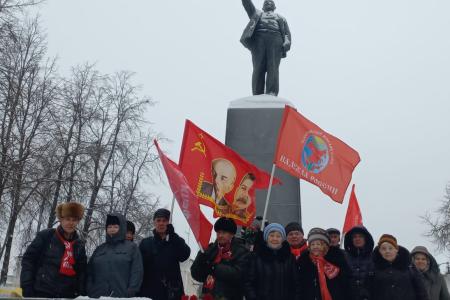 Подмосковные коммунисты: «Трудясь, мы знаем: Ленин - с нами!»
