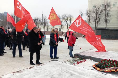 Воронежские коммунисты почтили память защитников города
