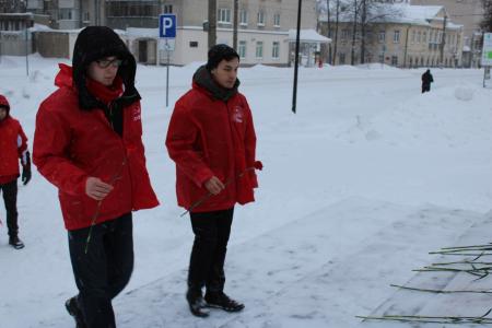 Удмуртия. Возложение цветов в Ижевске ко Дню Памяти Ленина