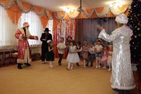 Калуга. Красный Дед Мороз в детском саде «Золотые зёрнышки»
