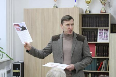 Удмуртия. Возложение цветов в Ижевске ко Дню Памяти Ленина