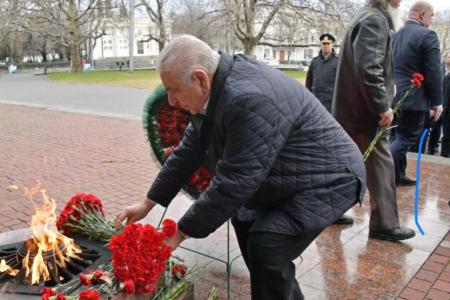 В Севастополе отметили 80-летие полного освобождения Ленинграда