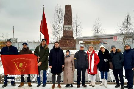 Санкт-Петербург. Районные отделения КПРФ провели мероприятия, приуроченные ко Дню полного освобождения Ленинграда от блокады
