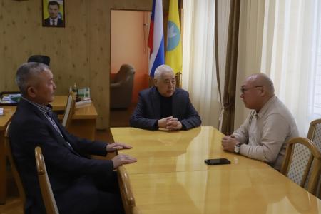 Депутаты фракции КРО КПРФ в Народном Хурале Калмыкии провели встречу с избирателями в городе Лагани