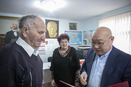 Республика Калмыкия. Лидер местных коммунистов Николай Нуров провел встречи с избирателями в Городовиковском районе
