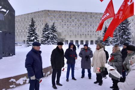 Коммунисты Архангельской области отметили день памяти Ленина