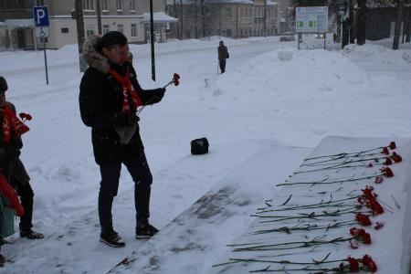 Удмуртия. Возложение цветов в Ижевске ко Дню Памяти Ленина