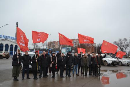 Астраханские коммунисты почтили память В.И. Ленина