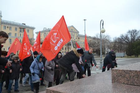 Астраханские коммунисты почтили память В.И. Ленина