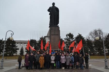 Астраханские коммунисты почтили память В.И. Ленина