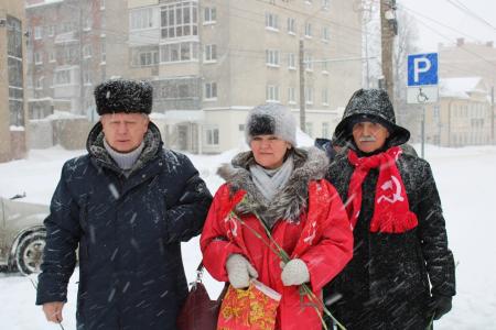 Удмуртия. Возложение цветов в Ижевске ко Дню Памяти Ленина