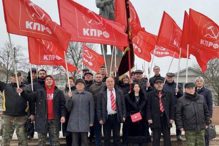 Коммунисты Крыма отдали дань уважения Вождю пролетариата