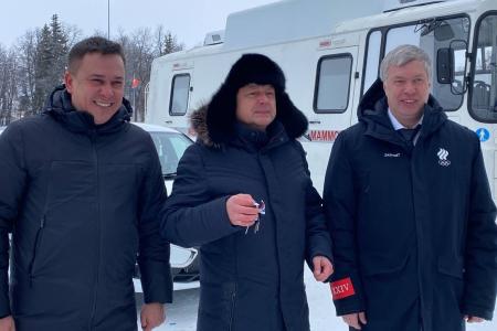 Автопарки ульяновских больниц пополнились новыми автомобилями
