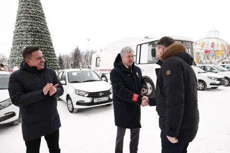 Автопарки ульяновских больниц пополнились новыми автомобилями
